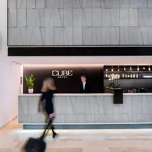 فندق Cube